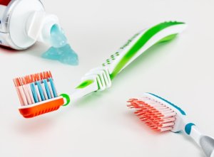 Как выбрать натуральную зубную пасту