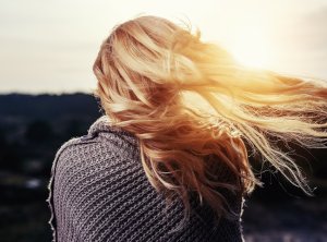 Что такое пористость волос и как влияет на уход